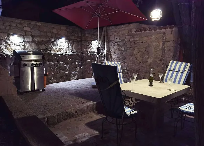 Дом отдыха Sirena Osor With Sea View Мали-Лошинь